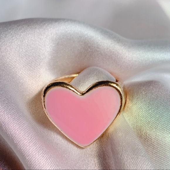 pink heart ring 🤍☁️👼🏻 - Picture 3 of 5